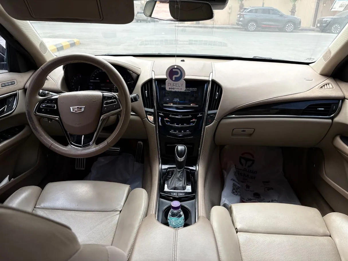 Car image 18