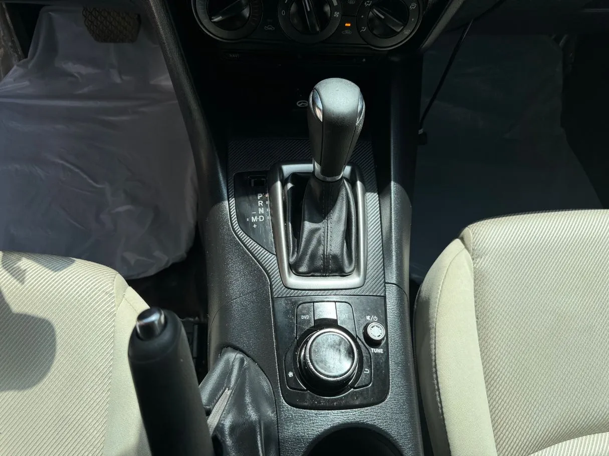 Car image 17