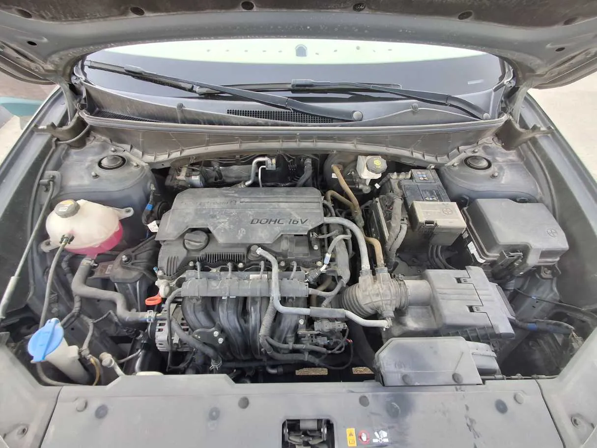 Car image 18