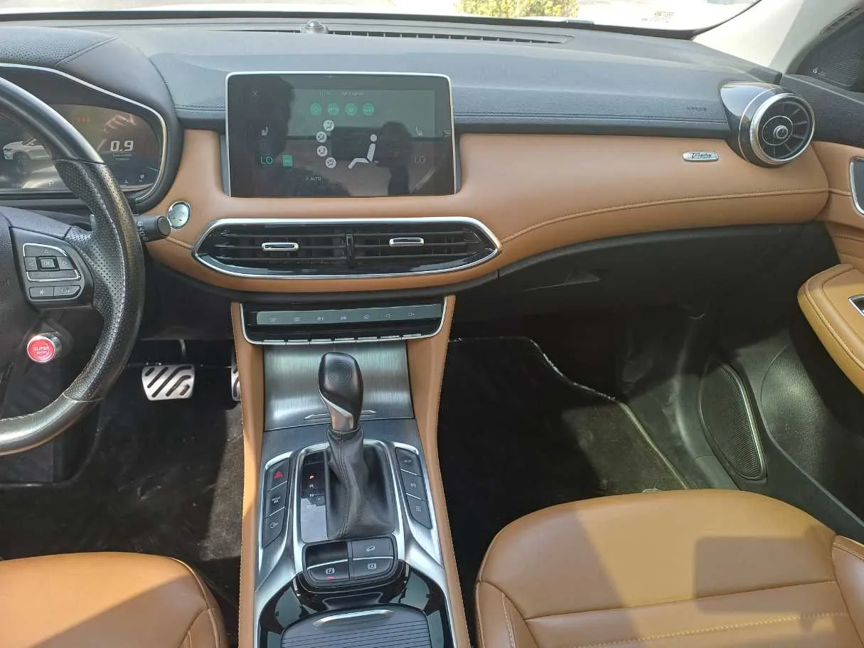 Car image 16