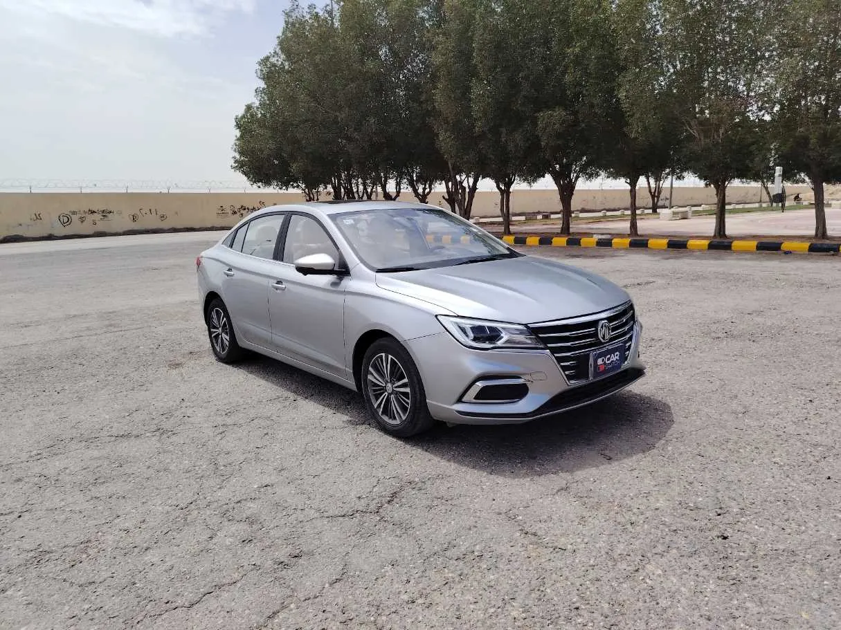 Car image 3