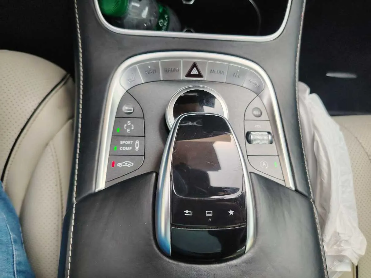 Car image 26