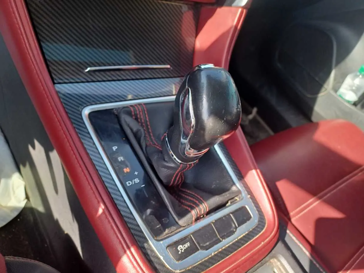 Car image 16