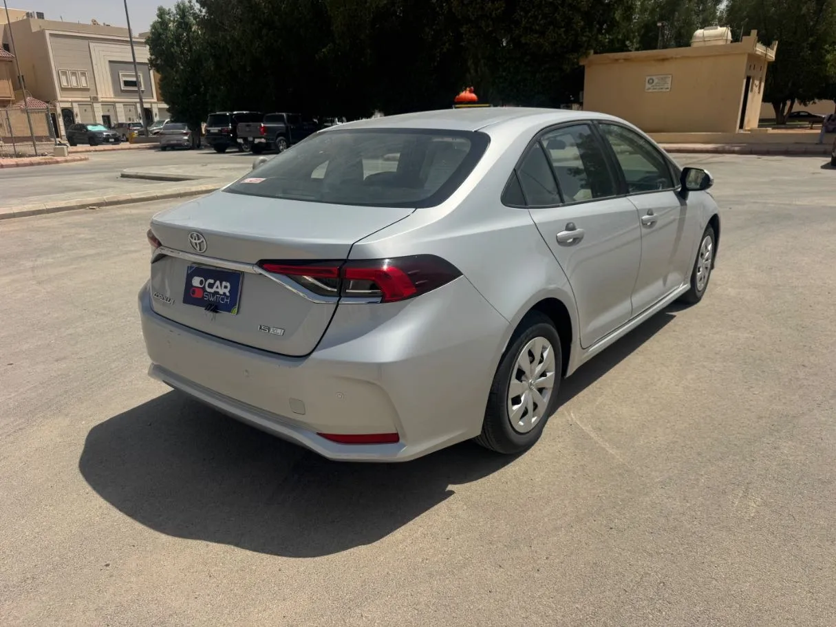 Car image 5