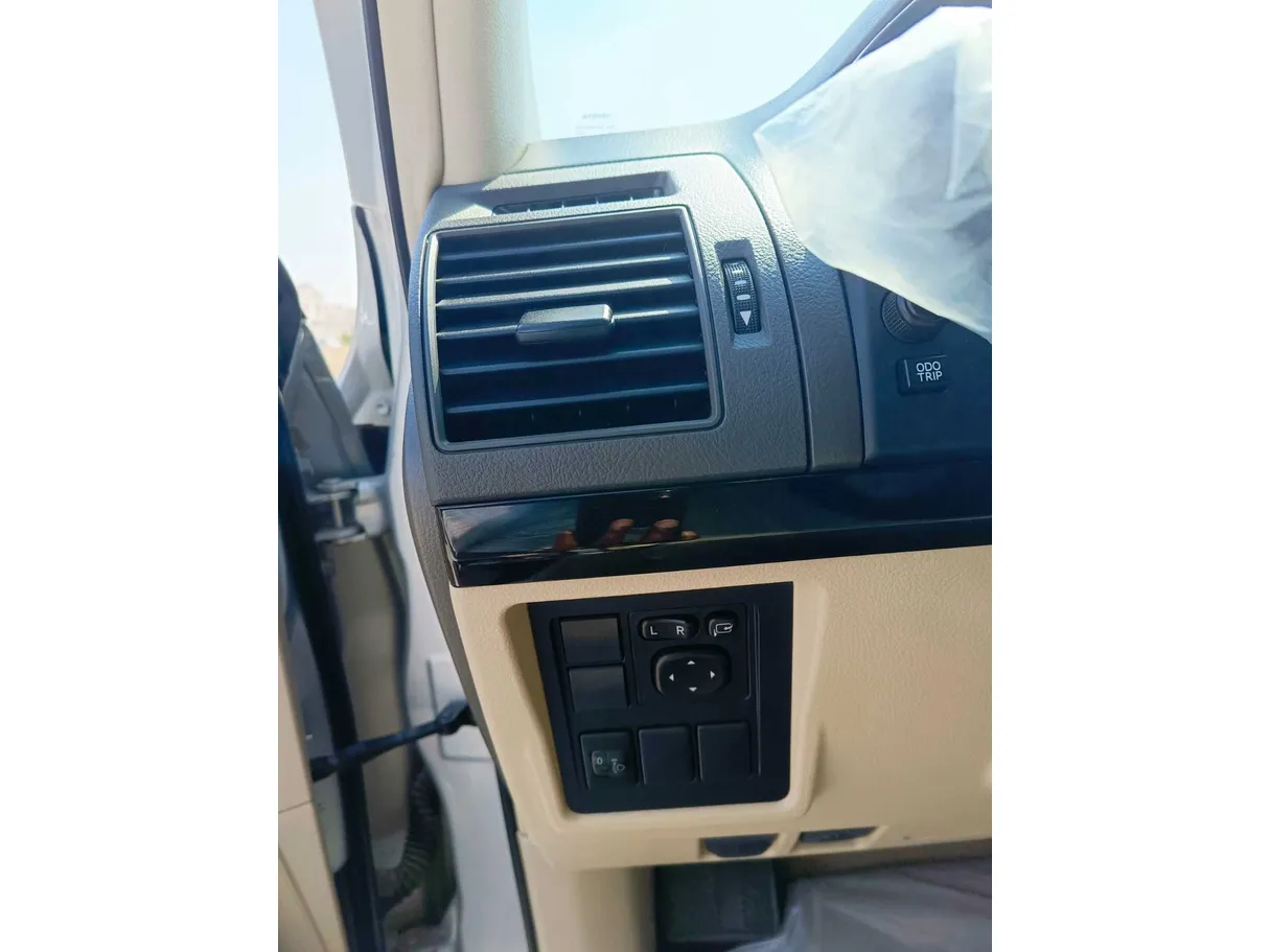Car image 33