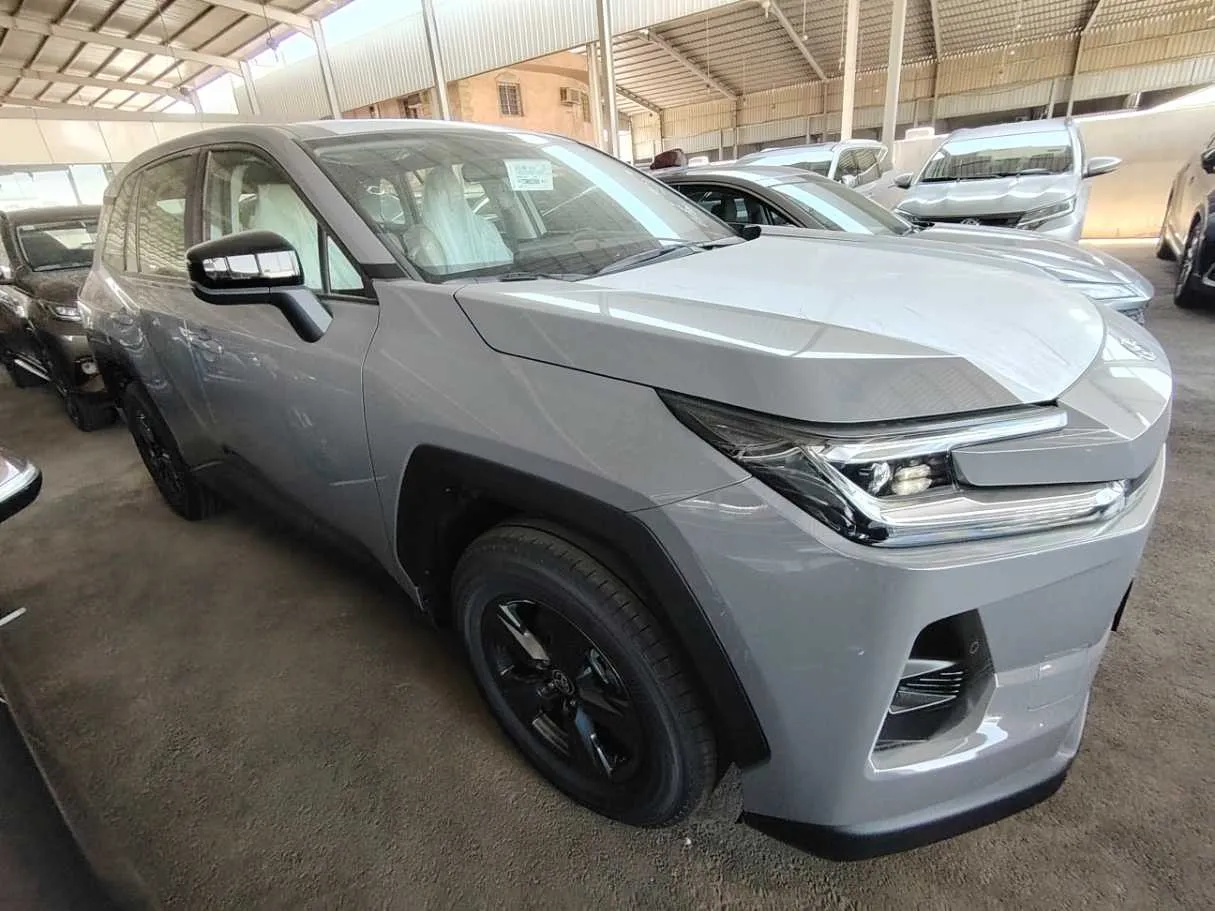 Car image 4