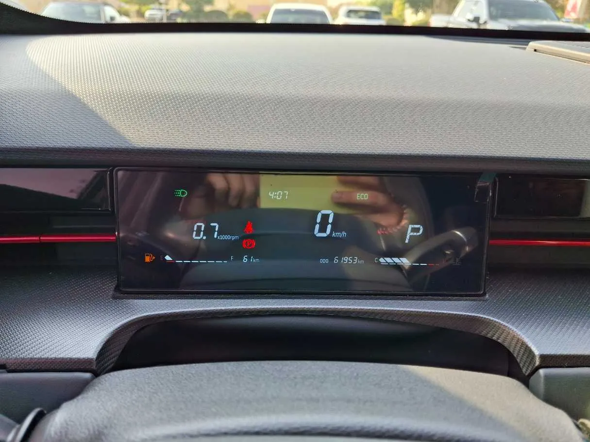 Car image 16