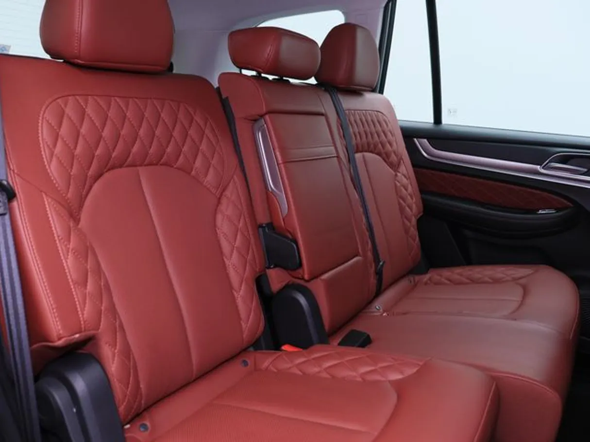 Car image 9