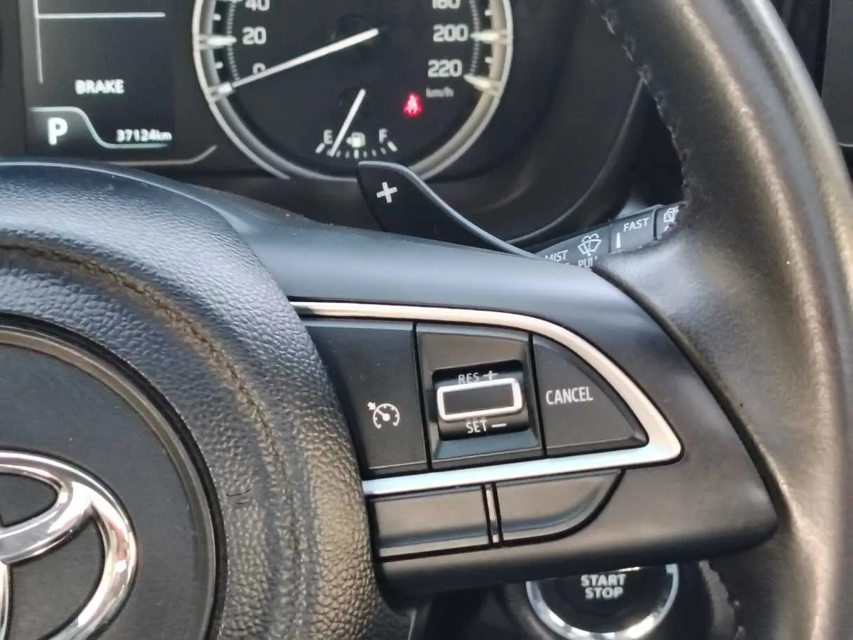 Car image 32