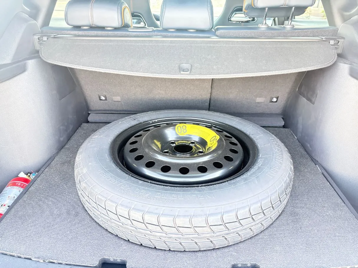 Car image 25