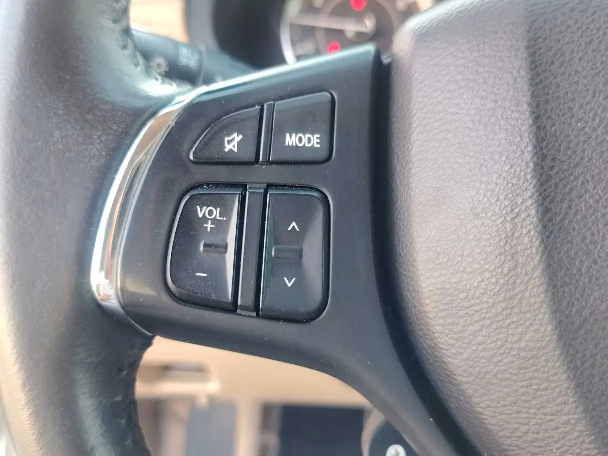 Car image 25