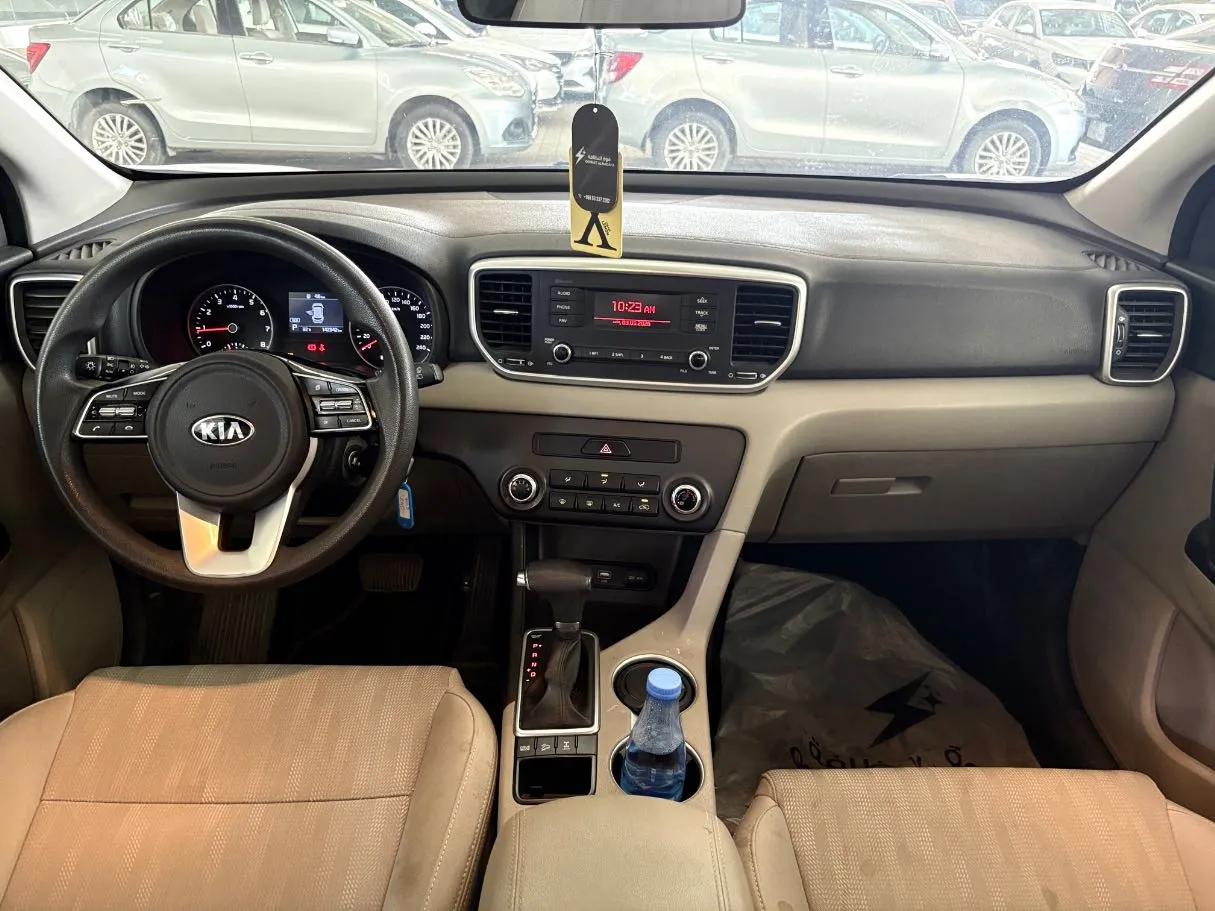 Car image 20