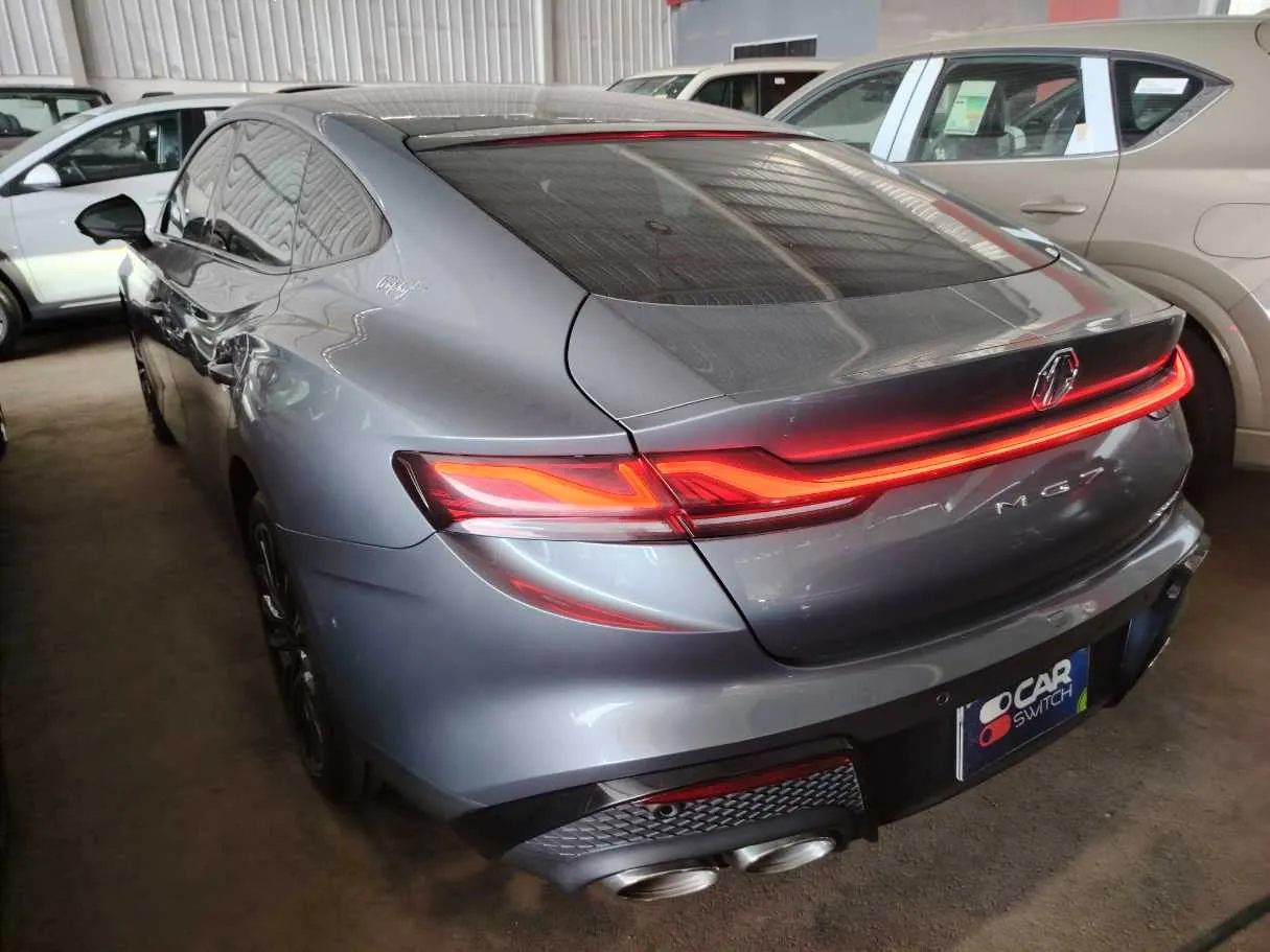 Car image 7