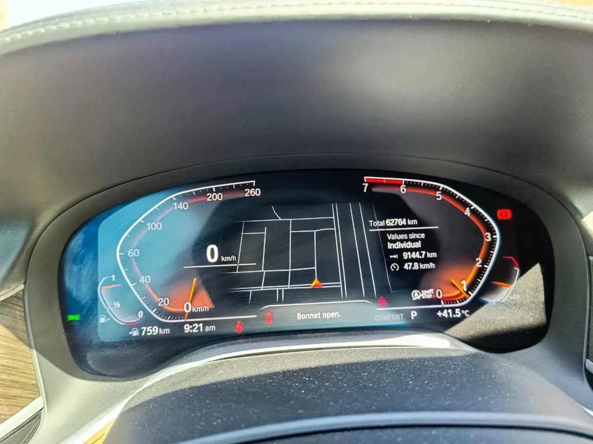 Car image 30