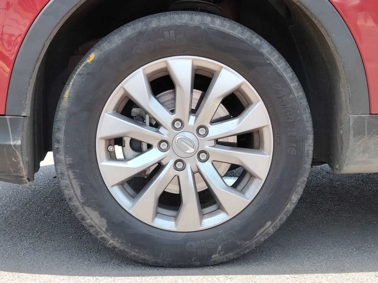Car image 10