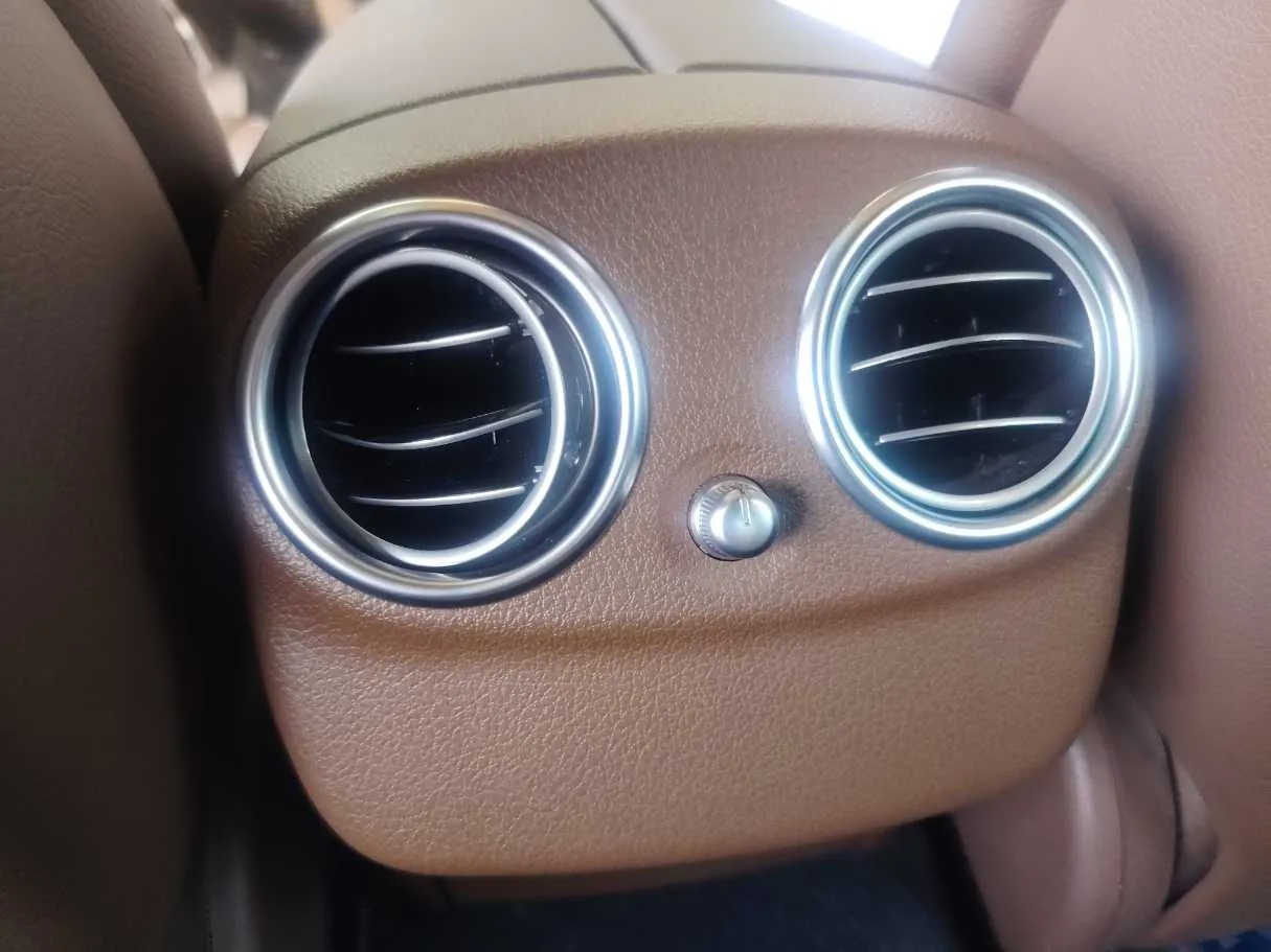Car image 31
