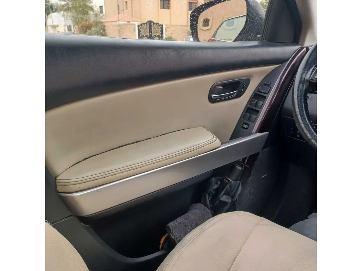 Car image 23