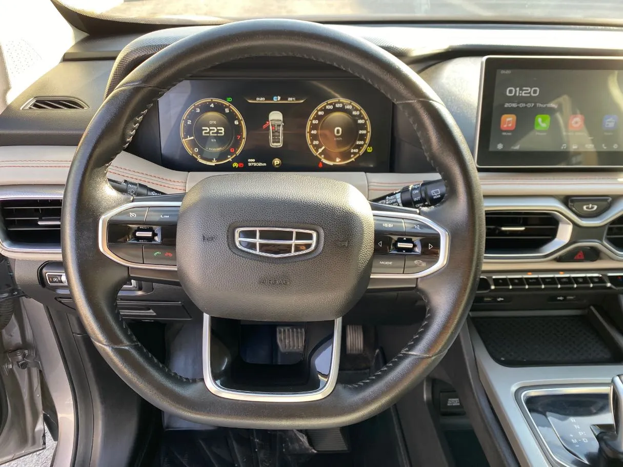 Car image 18