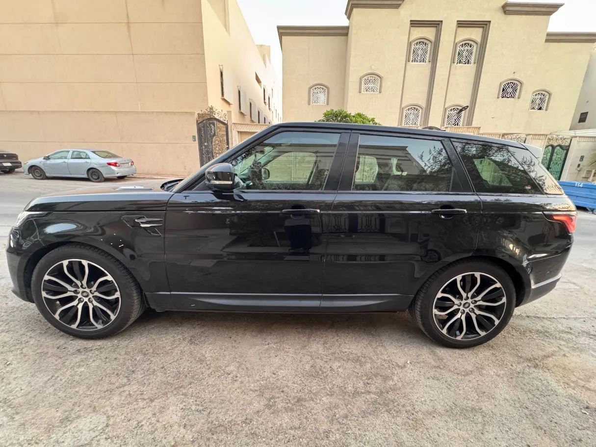 Car image 8