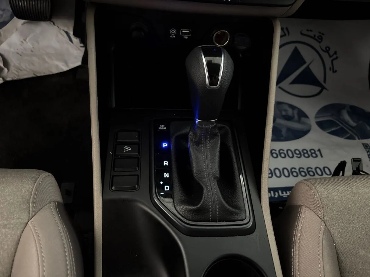 Car image 14