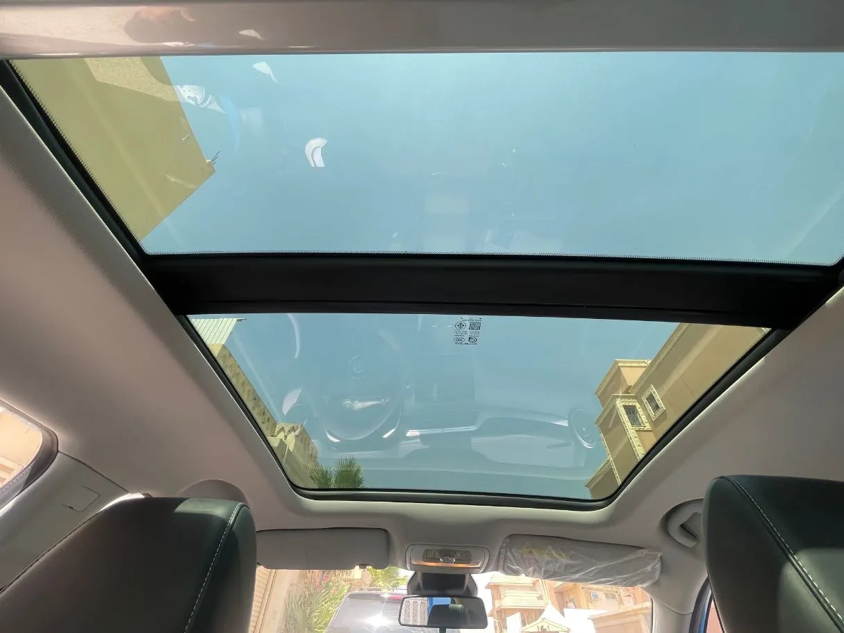Car image 17