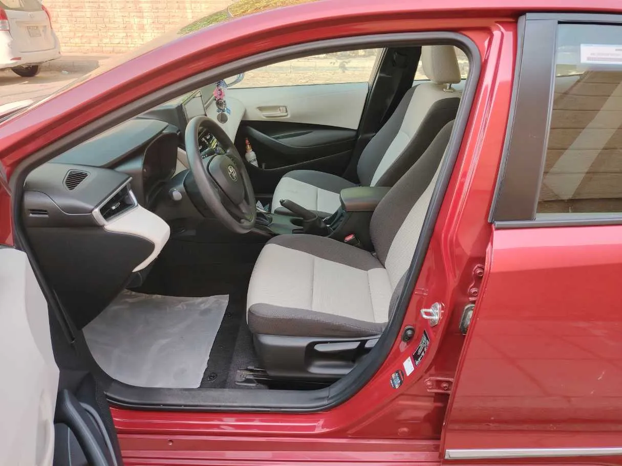 Car image 12