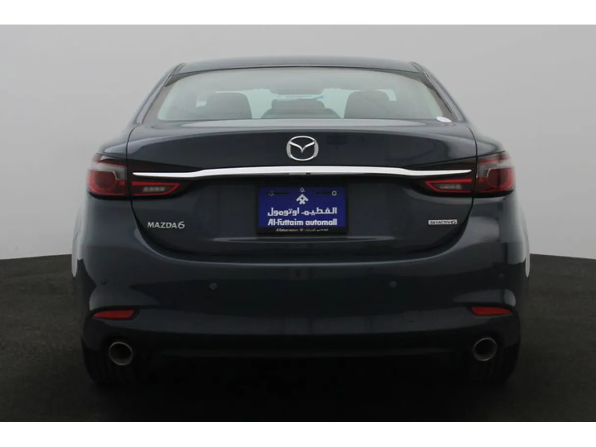 Car image 12