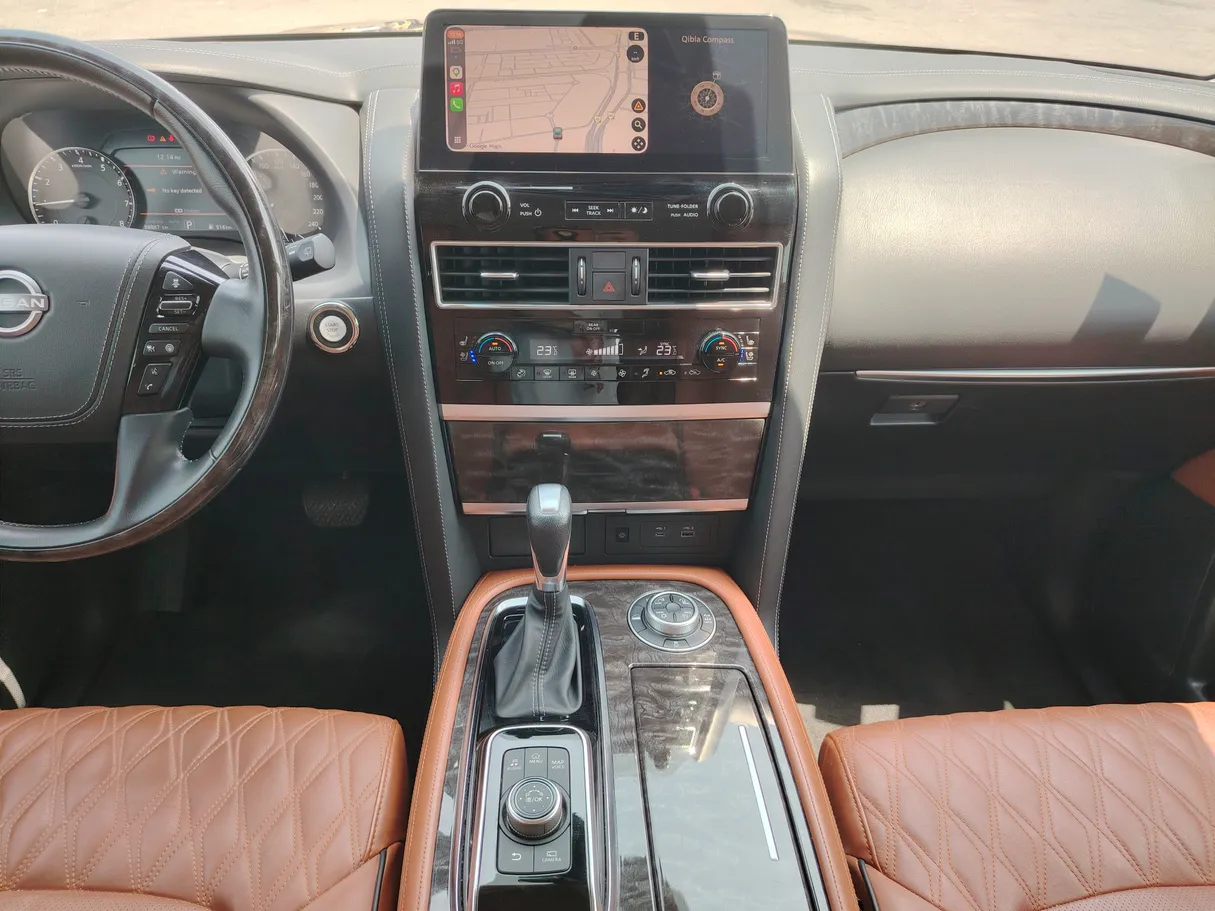 Car image 19