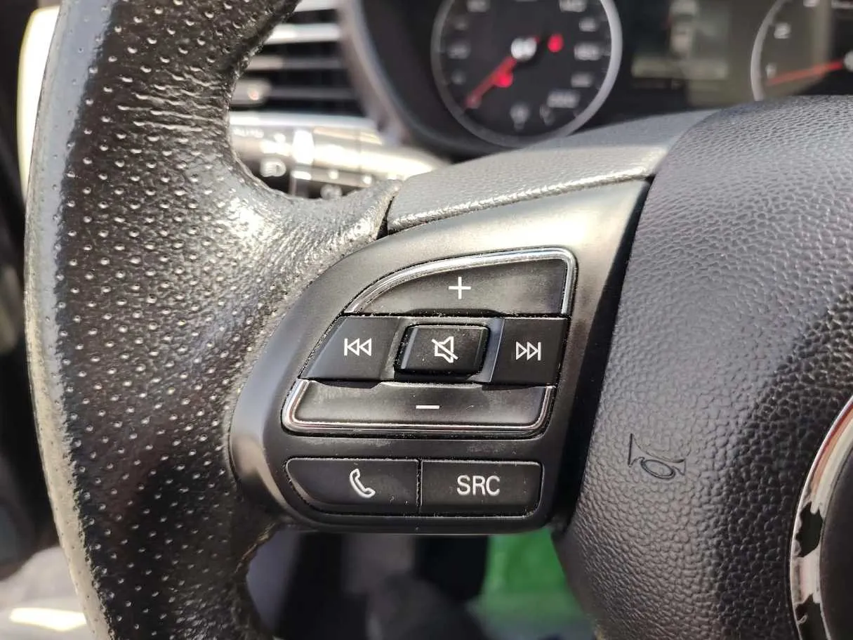 Car image 37