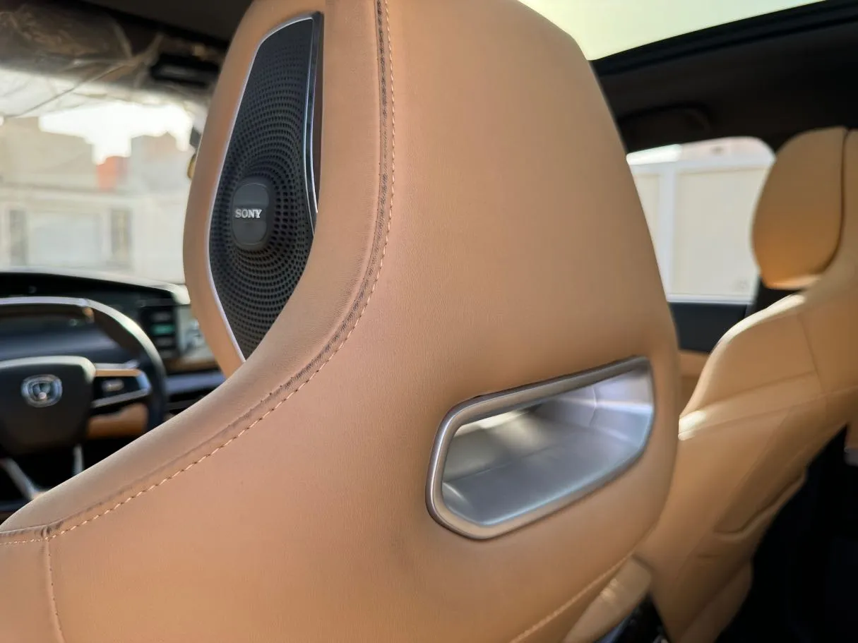 Car image 28