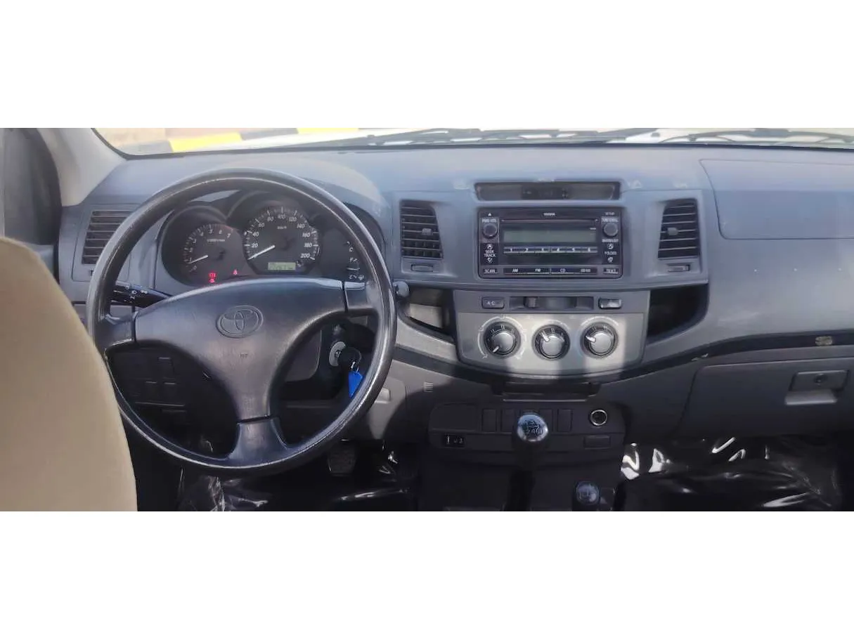 Car image 30