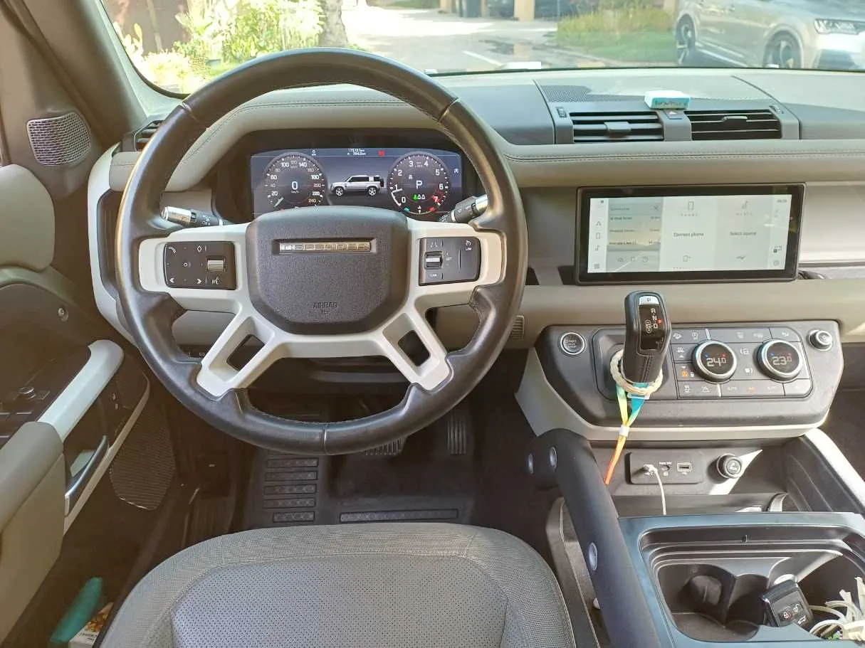 Car image 17