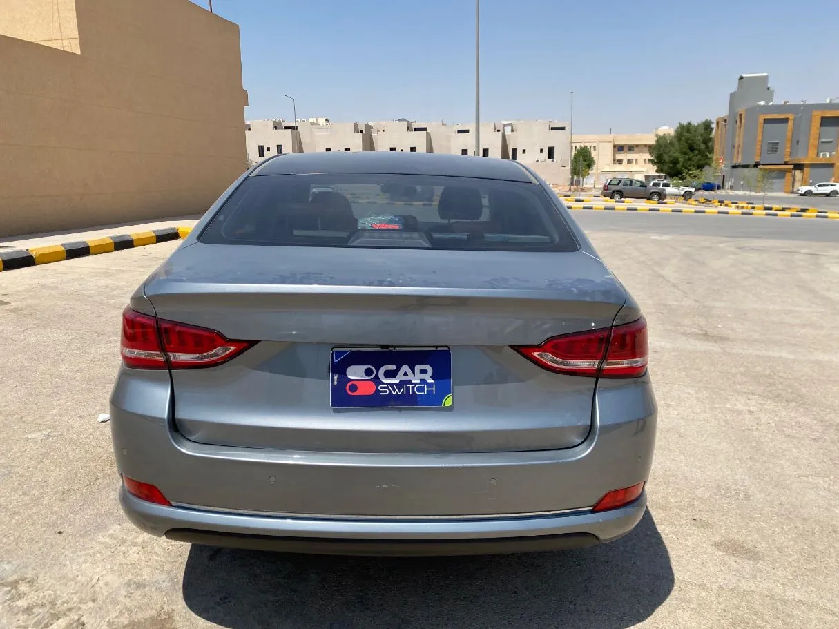 Car image 6