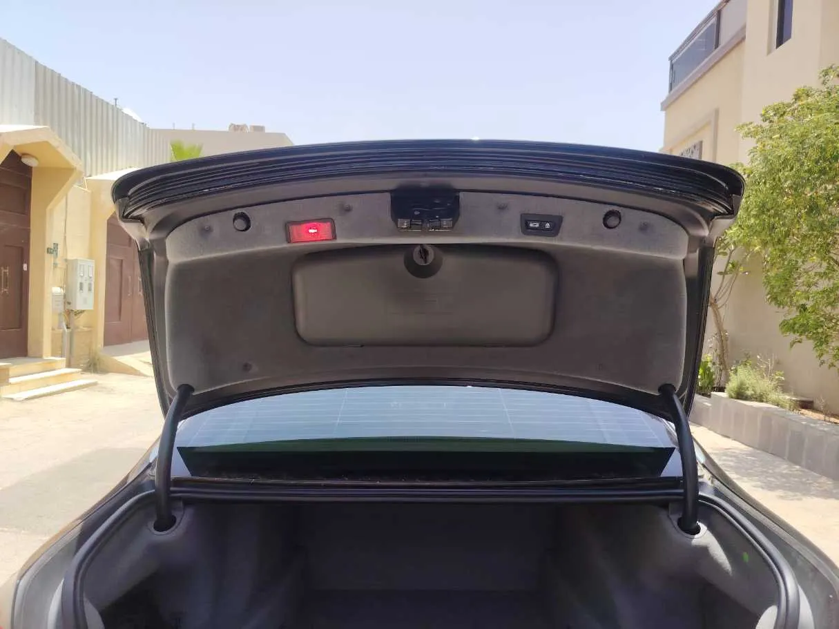 Car image 24