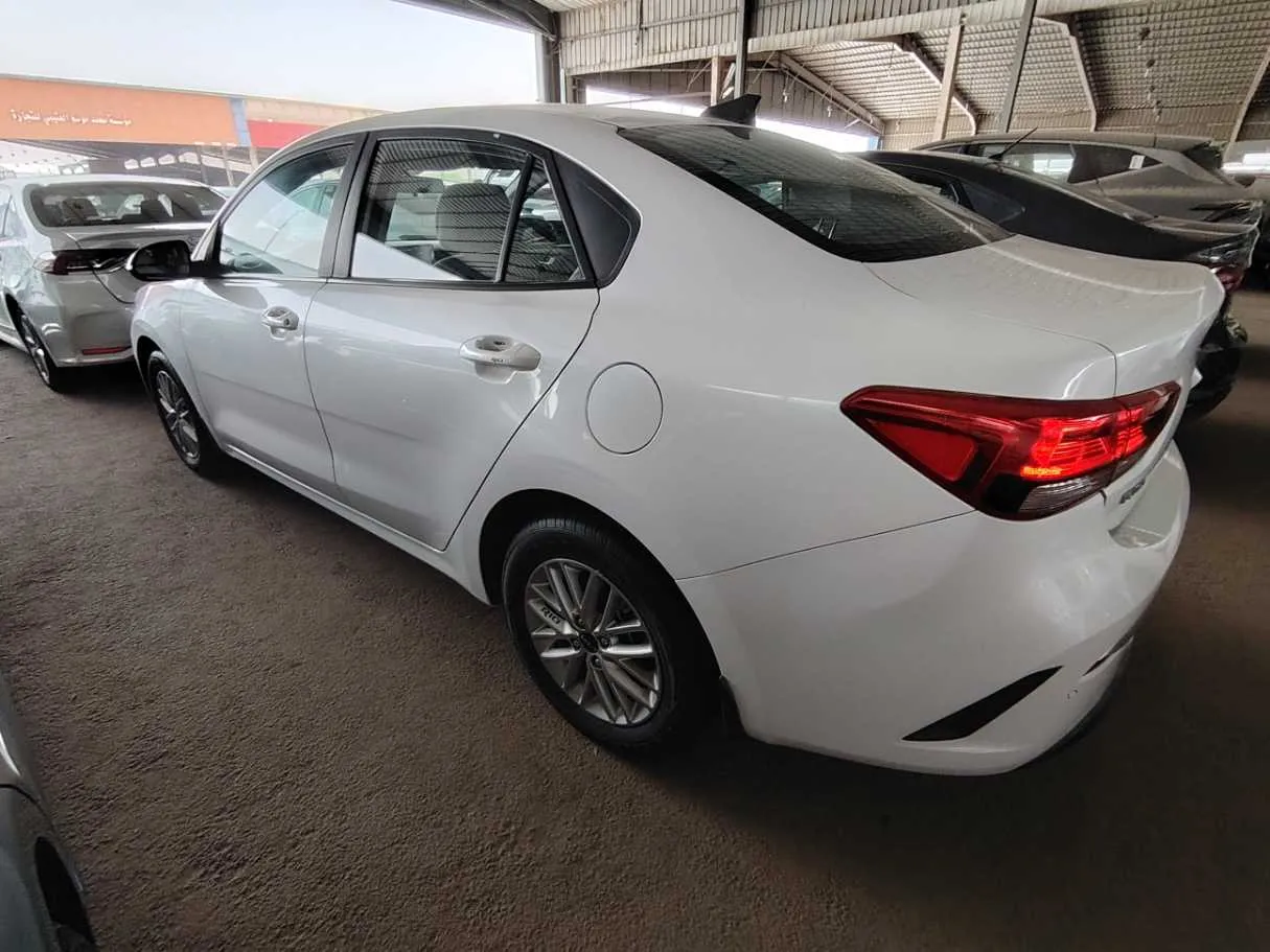 Car image 8