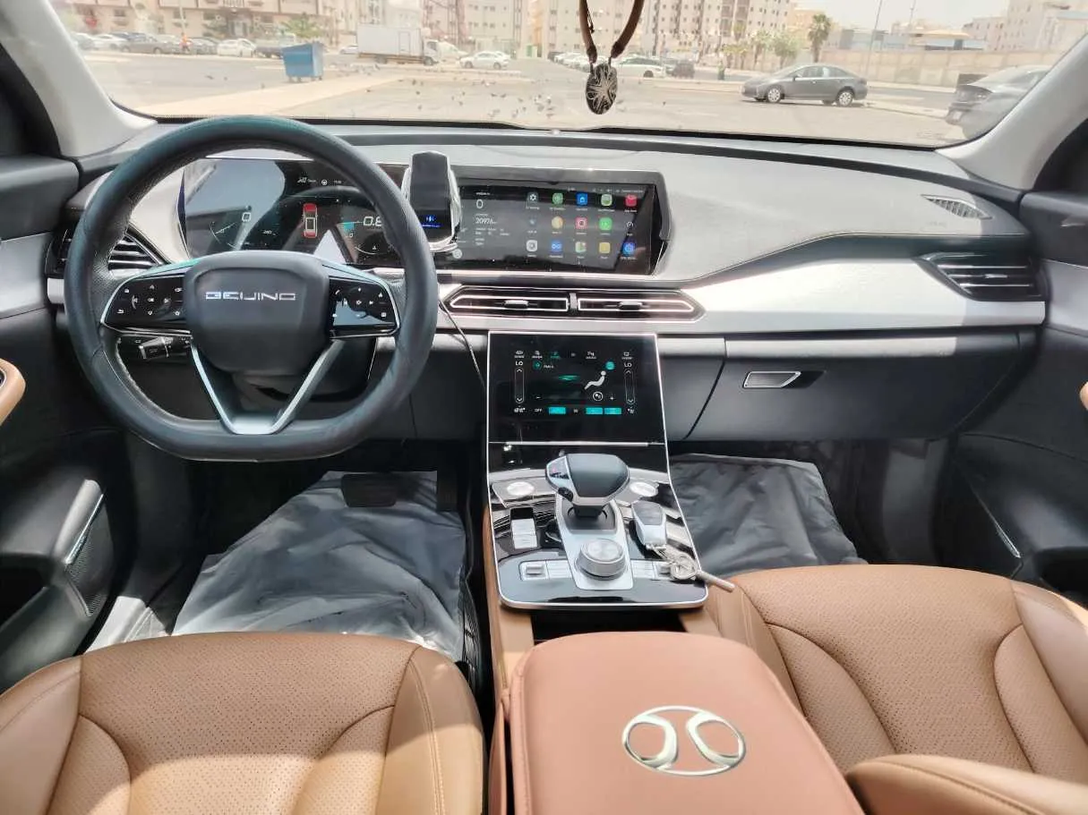 Car image 19