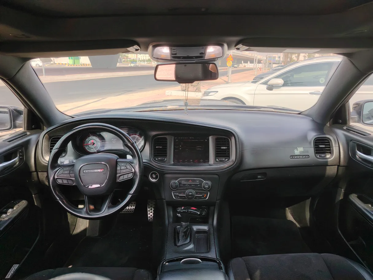 Car image 16
