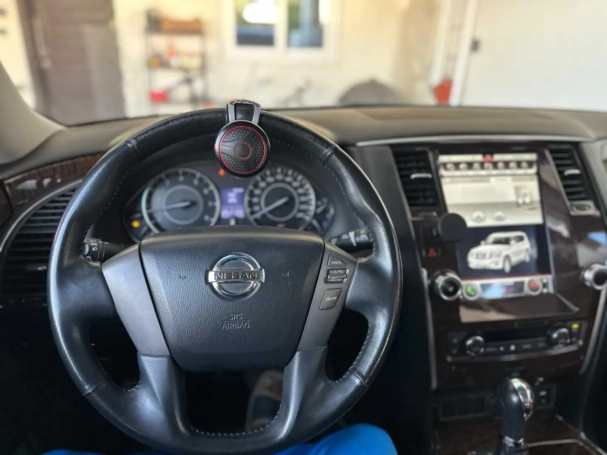 Car image 13