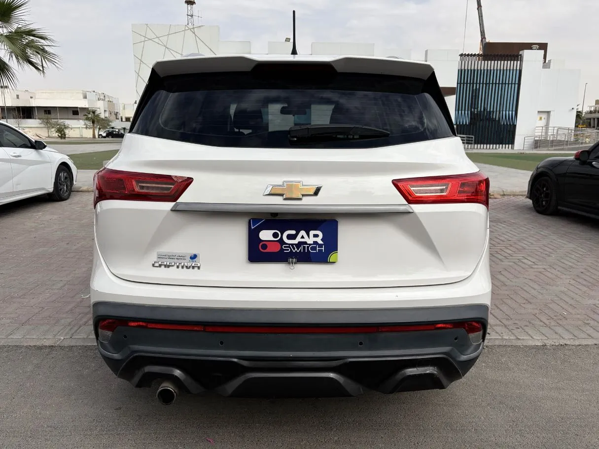 Car image 6