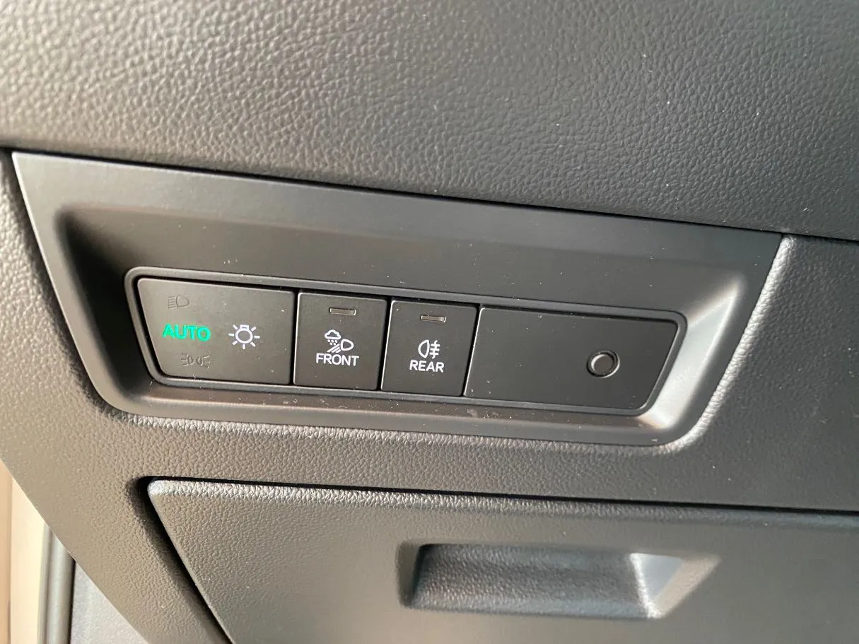 Car image 29