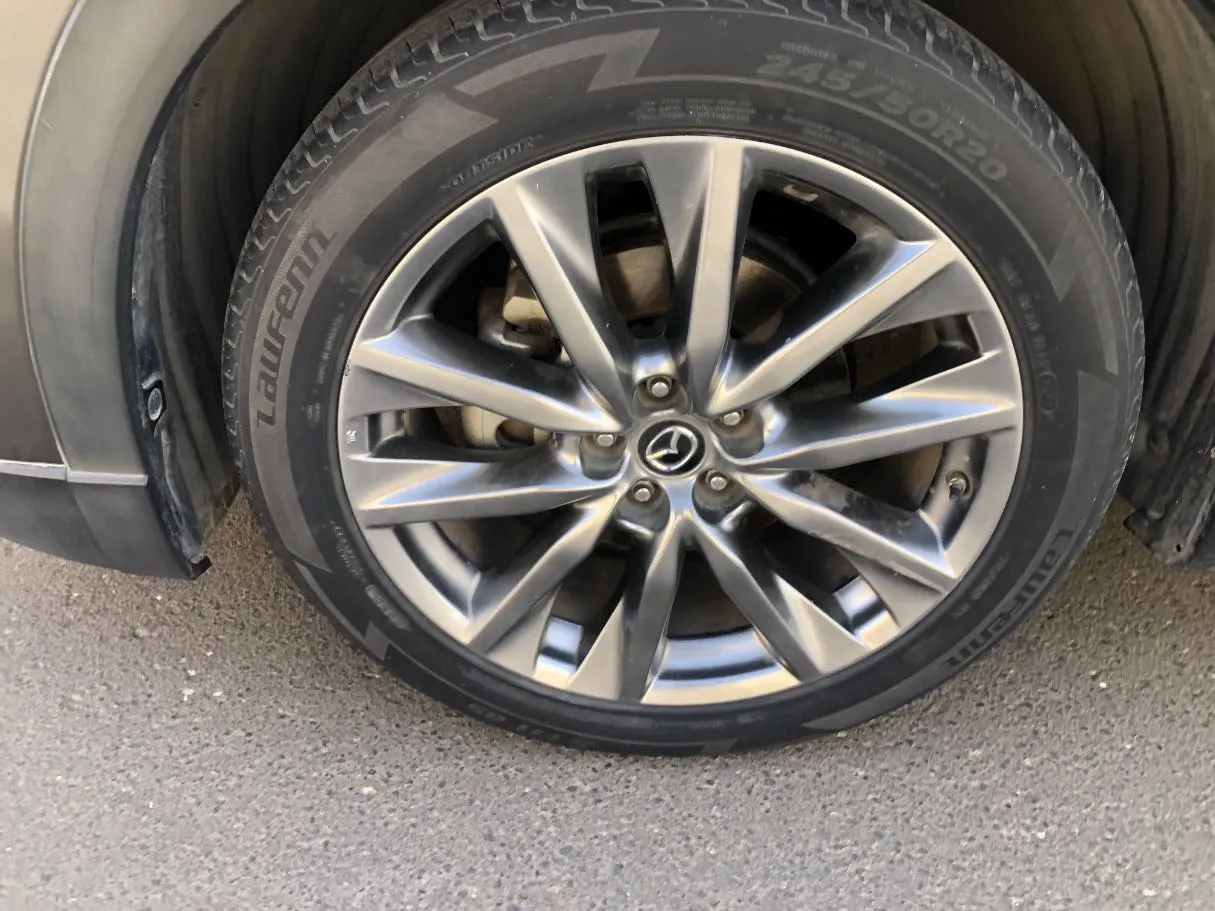 Car image 10