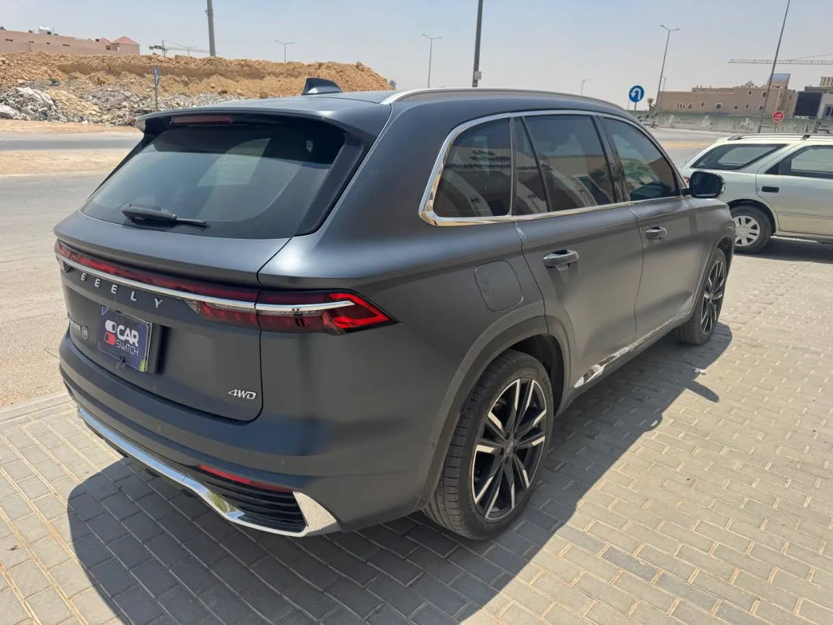 Car image 5