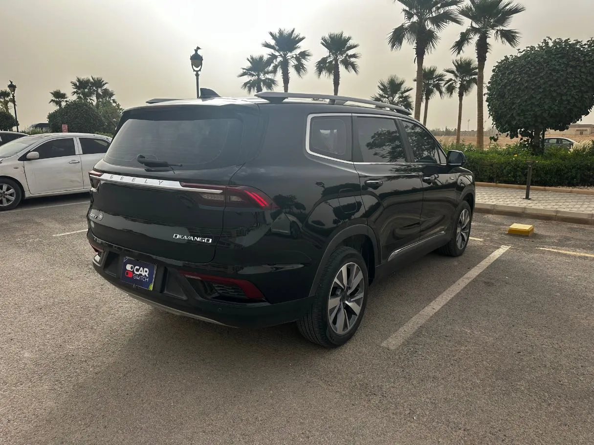 Car image 5