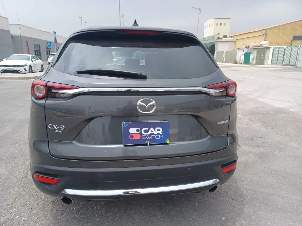 Car image 6