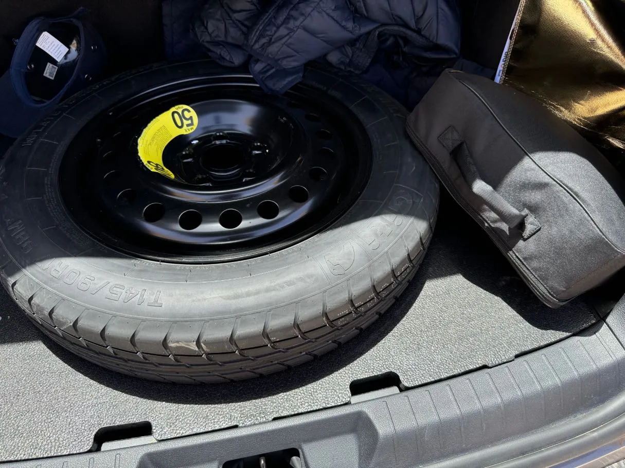 Car image 25