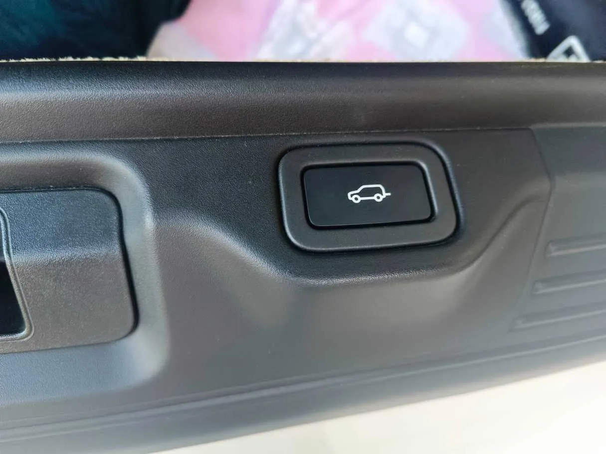Car image 39