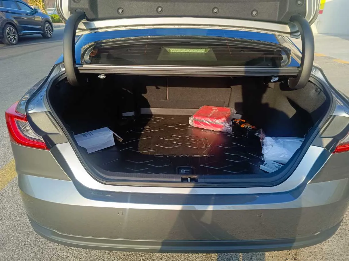 Car image 35