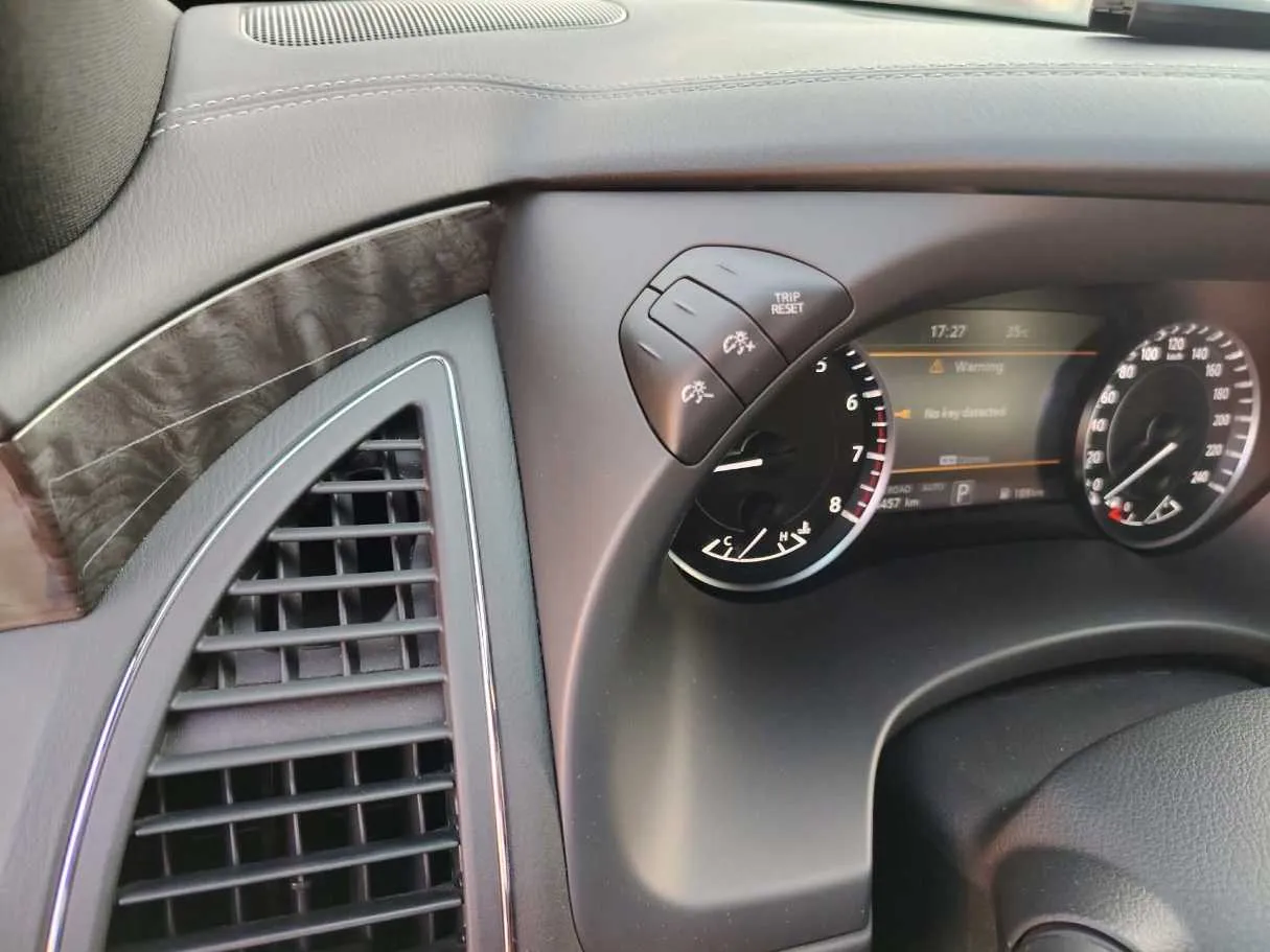 Car image 40