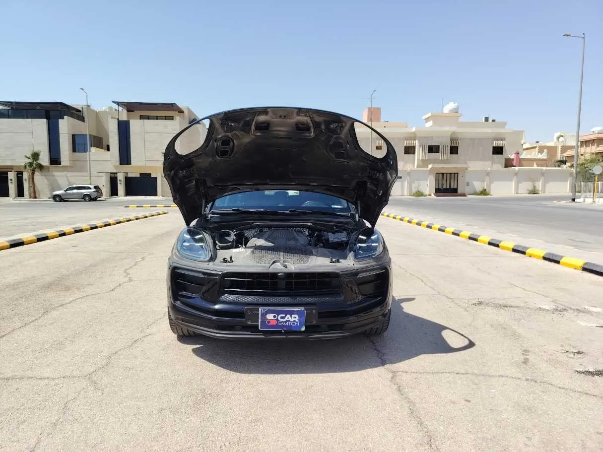 Car image 30