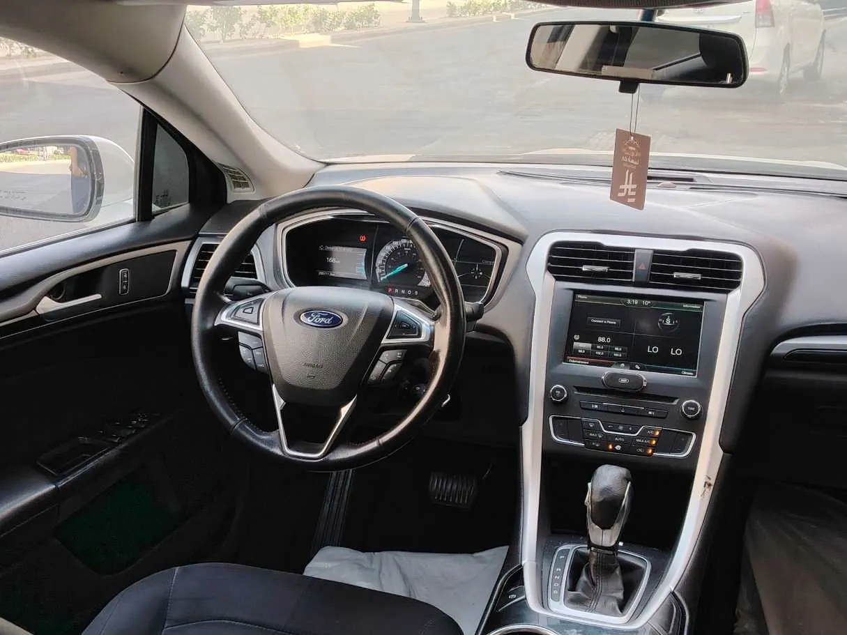 Car image 22